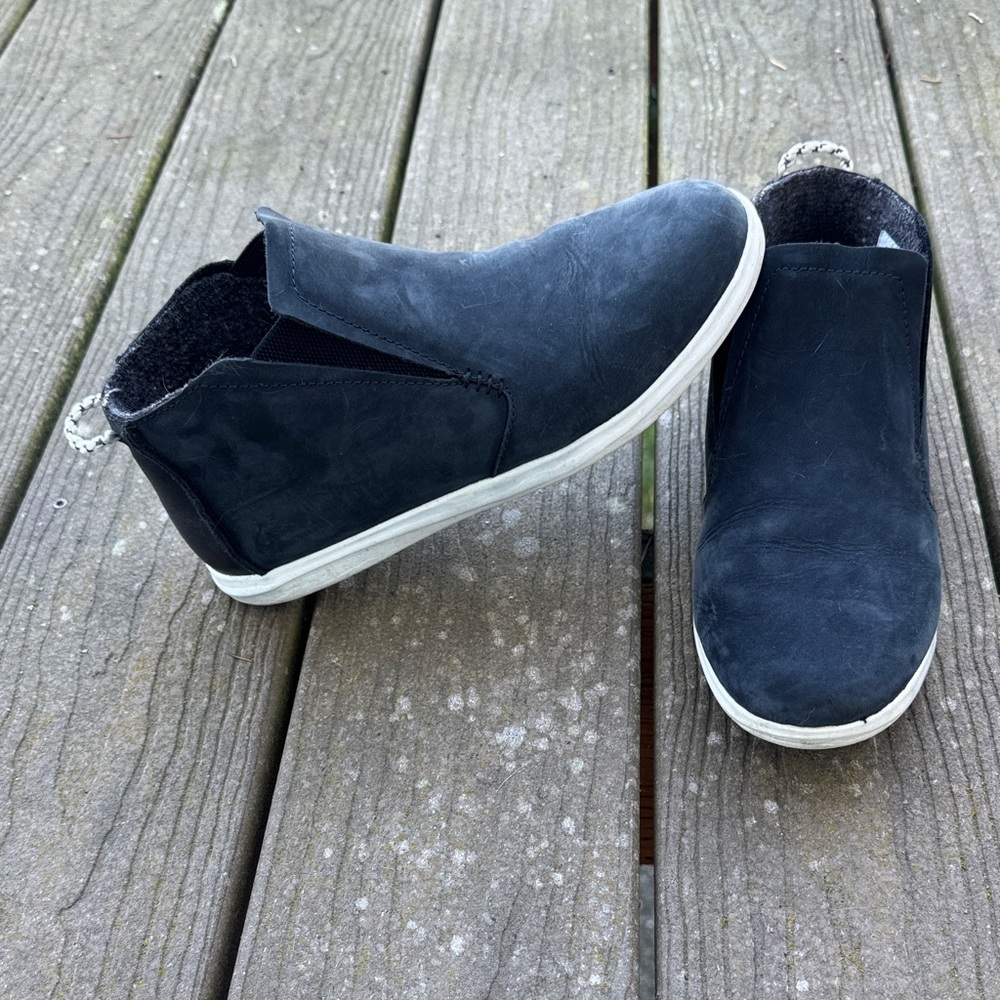 OluKai Hawai’iloa Manu Hope Women’s Slip-on Booties Sz 8 / 38